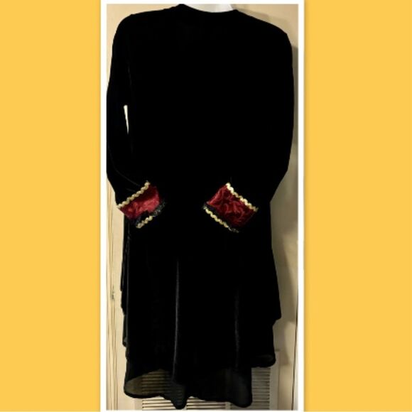 Urban CoCo Women's Long Sleeve Velvet Coat with Asymmetric Chiffon Hem - Picture 2 of 4